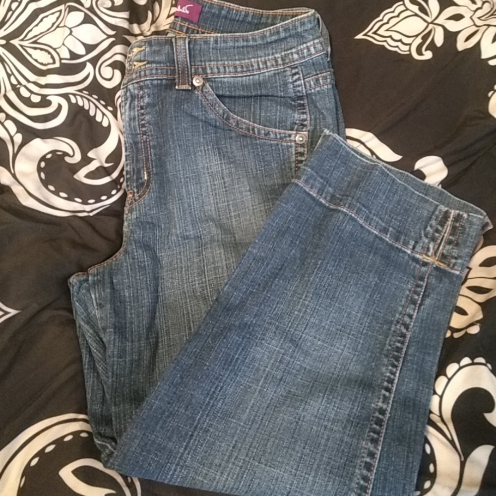 Ladies Capri jeans